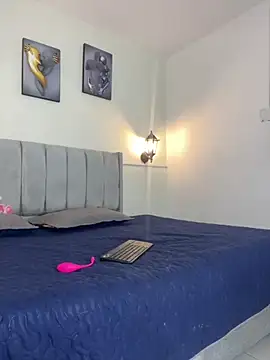 Samara Hadi  online show from 26, 9, 2025