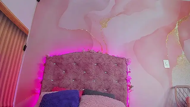 Mila grace  online show from 25, 2, 2026