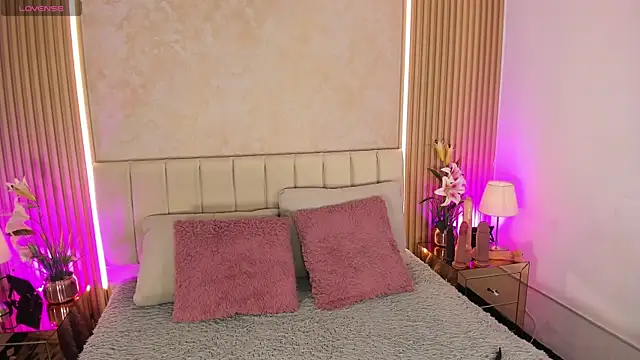 MaddyGray  online show from 25, 4, 2026
