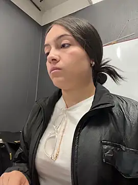 Snapshot of Alyha_Cortes chatting on 18, 2, 2026 Alyha Cortes online show from 18, 2, 2026