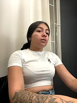 Alyha Cortes online show from 30, 9, 2025