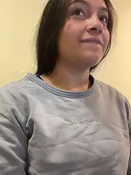 Alyha Cortes online show from 4, 3, 2026