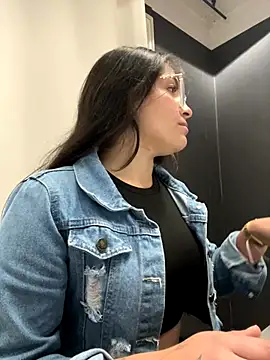 Alyha Cortes online show from 22, 11, 2025