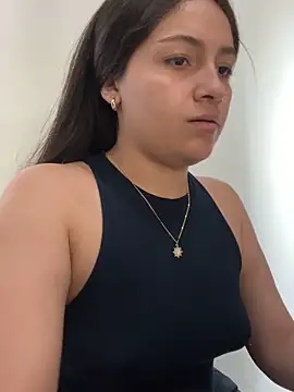 Alyha Cortes online show from 10, 11, 2025