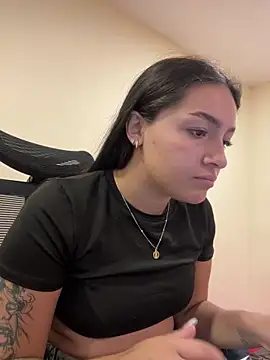 Alyha Cortes online show from 13, 4, 2026