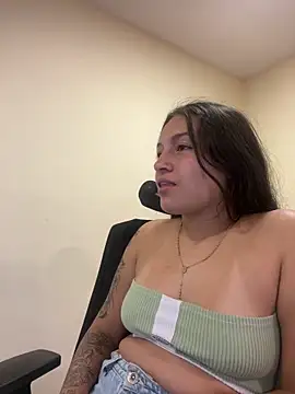 Alyha Cortes online show from 2, 4, 2026