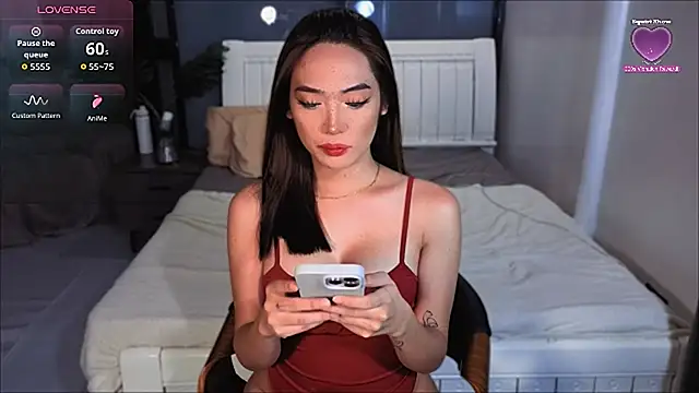 Madmoisellex online show from 4, 12, 2025