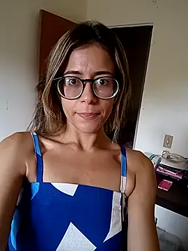 vivizinha27 online show from 24, 4, 2026