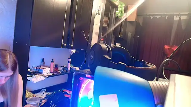 Victoria ooo online show from 22, 4, 2026