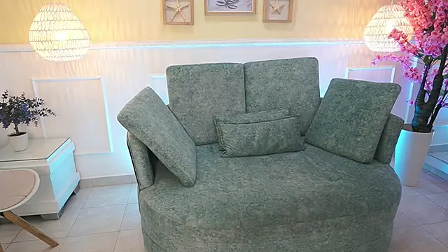 LoonaNyx online show from 17, 9, 2025