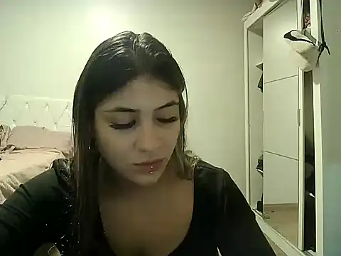 Becca B online show from 12, 4, 2026