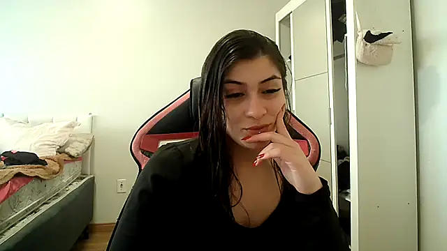 Becca B online show from 4, 10, 2025