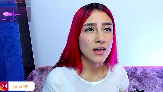 Snapshot of adahraa_younng chatting on 4, 10, 2025 adahraa younng online show from 4, 10, 2025