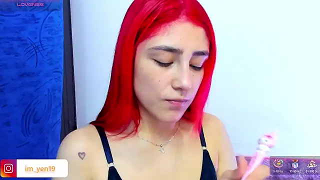 Snapshot of adahraa_younng chatting on 24, 10, 2025 adahraa younng online show from 24, 10, 2025