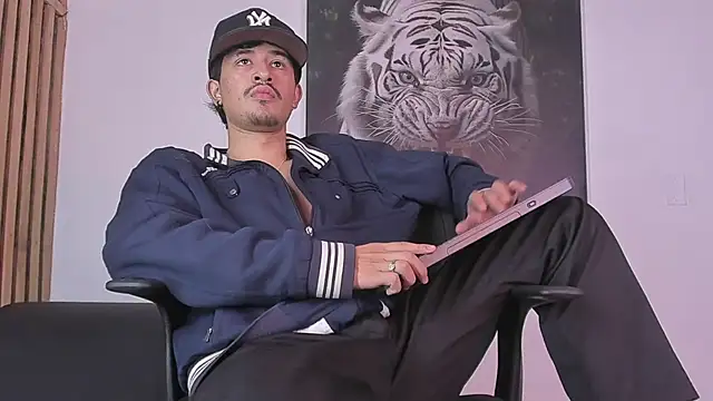 DimitriDeluxe online show from 6, 10, 2025