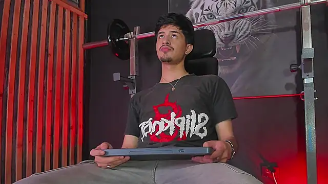 DimitriDeluxe online show from 11, 11, 2025