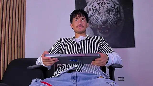 DimitriDeluxe online show from 20, 9, 2025