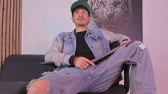 DimitriDeluxe online show from 4, 10, 2025