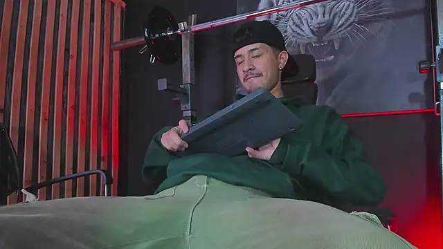 DimitriDeluxe online show from 6, 11, 2025