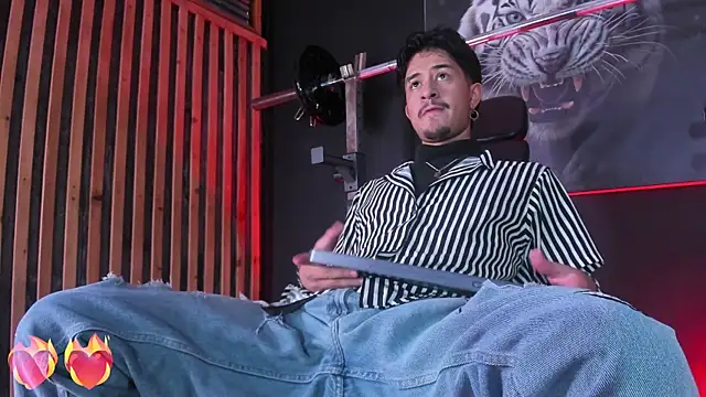 DimitriDeluxe online show from 3, 11, 2025