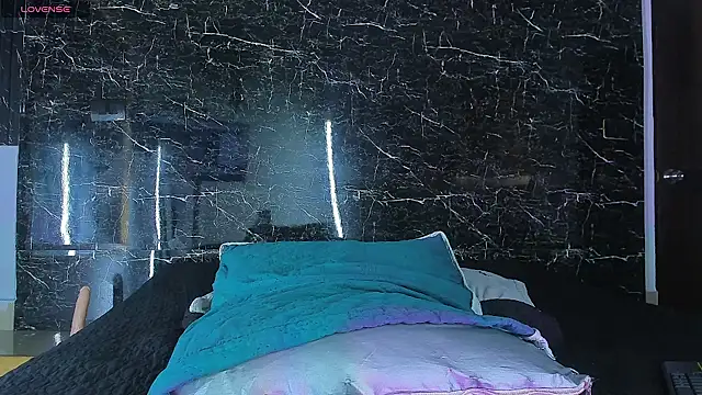 DimitriDeluxe online show from 15, 11, 2025