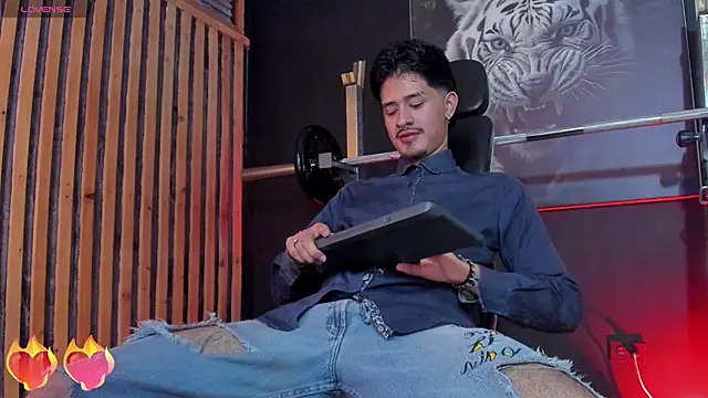 DimitriDeluxe online show from 29, 10, 2025