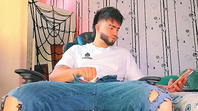 Snapshot of King_Draven3 chatting on 21, 10, 2025 King Draven3 online show from 21, 10, 2025