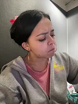 Emily Rivers  online show from 31, 10, 2025