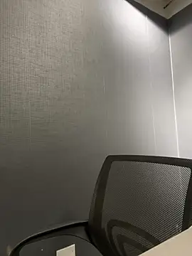 Emily Rivers  online show from 18, 11, 2025