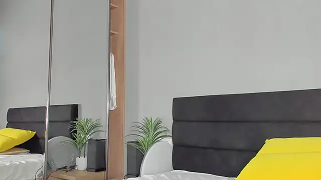 Forever Smiler online show from 18, 11, 2025