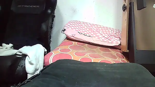 Snapshot of lovehairymature90 chatting on 1, 3, 2026 lovehairymature90 online show from 1, 3, 2026