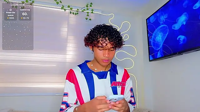 Snapshot of Aaron_Wiinter chatting on 3, 2, 2026 Aaron Wiinter online show from 3, 2, 2026