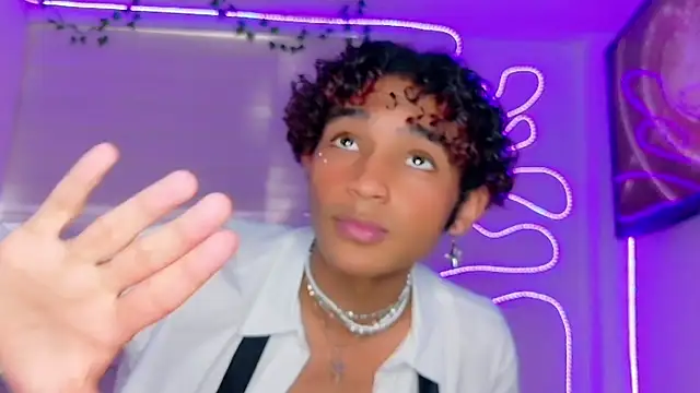 Snapshot of Aaron_Wiinter chatting on 19, 9, 2025 Aaron Wiinter online show from 19, 9, 2025