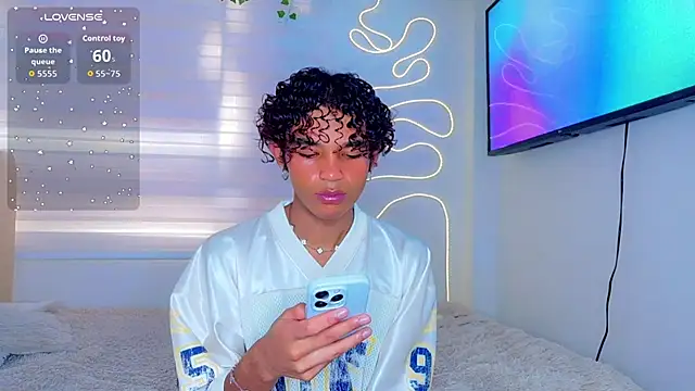 Snapshot of Aaron_Wiinter chatting on 12, 2, 2026 Aaron Wiinter online show from 12, 2, 2026