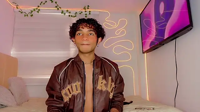 Snapshot of Aaron_Wiinter chatting on 20, 9, 2025 Aaron Wiinter online show from 20, 9, 2025