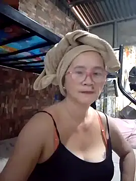 SexyHottMom online show from 13, 5, 2026