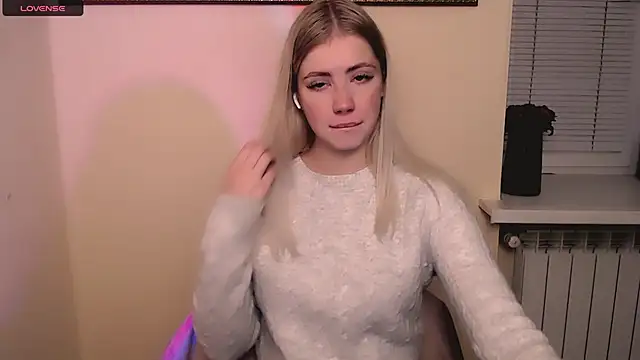 AliceHotty  online show from 23, 10, 2025