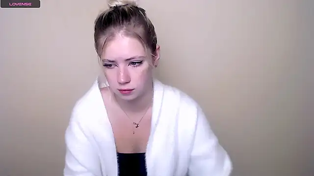 AliceHotty  online show from 18, 9, 2025