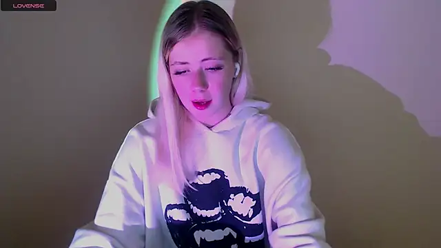 AliceHotty  online show from 29, 9, 2025