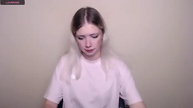 AliceHotty  online show from 13, 9, 2025