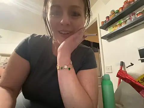 Curvysapphire online show from 9, 4, 2026