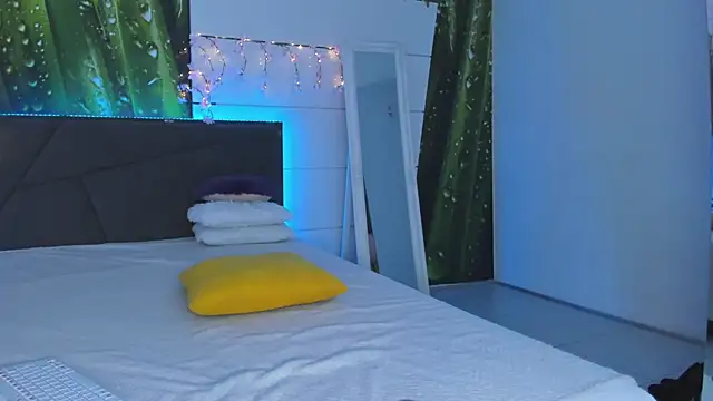 HollyTailors online show from 14, 11, 2025