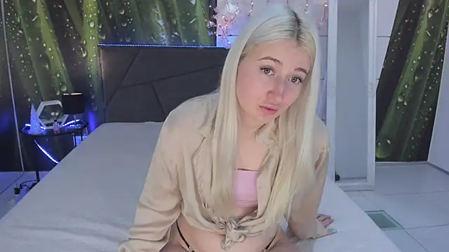 Snapshot of HollyTailors chatting on 17, 2, 2026 HollyTailors online show from 17, 2, 2026