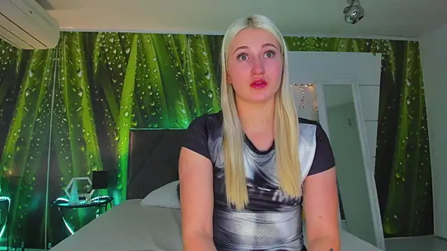 HollyTailors online show from 25, 11, 2025