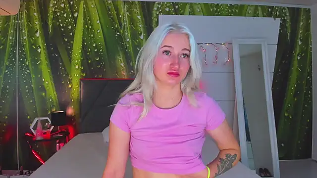 HollyTailors online show from 26, 10, 2025