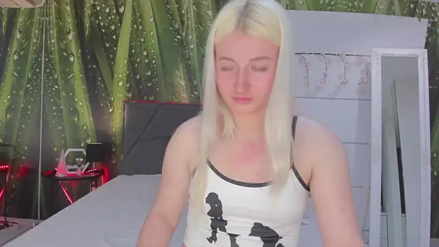 HollyTailors online show from 19, 4, 2026