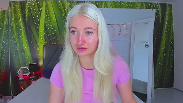 HollyTailors online show from 29, 9, 2025