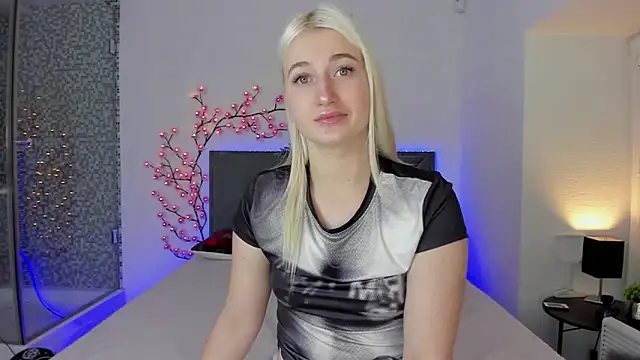 HollyTailors online show from 15, 12, 2025