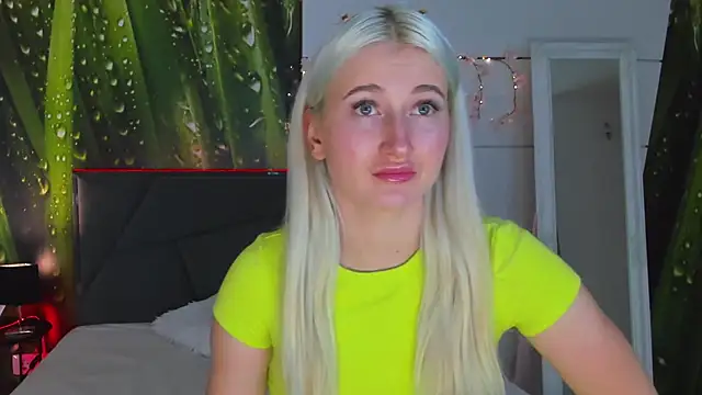 HollyTailors online show from 22, 10, 2025