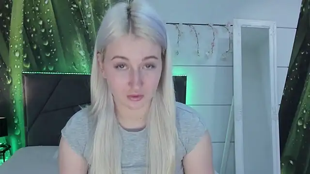 Snapshot of HollyTailors chatting on 15, 2, 2026 HollyTailors online show from 15, 2, 2026